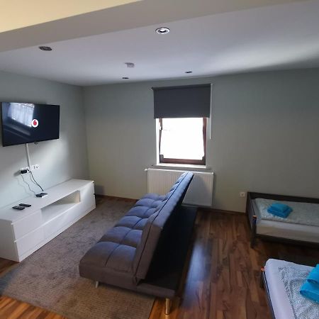 Pension Landgasthof - Iva Хаслох Экстерьер фото