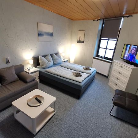 Pension Landgasthof - Iva Хаслох Экстерьер фото