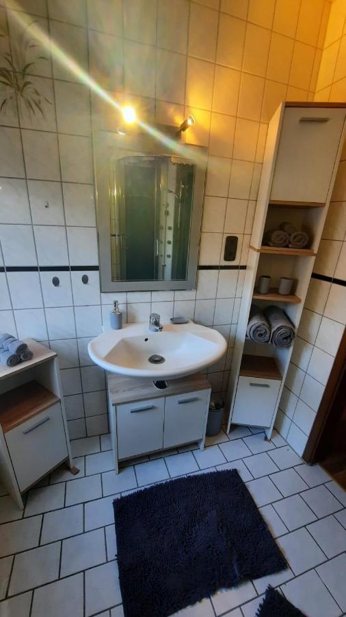 Pension Landgasthof - Iva Хаслох Экстерьер фото