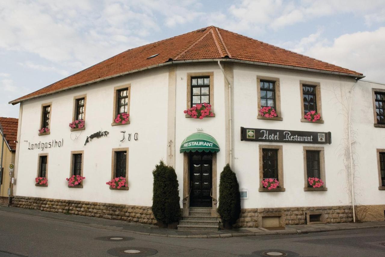 Pension Landgasthof - Iva Хаслох Экстерьер фото