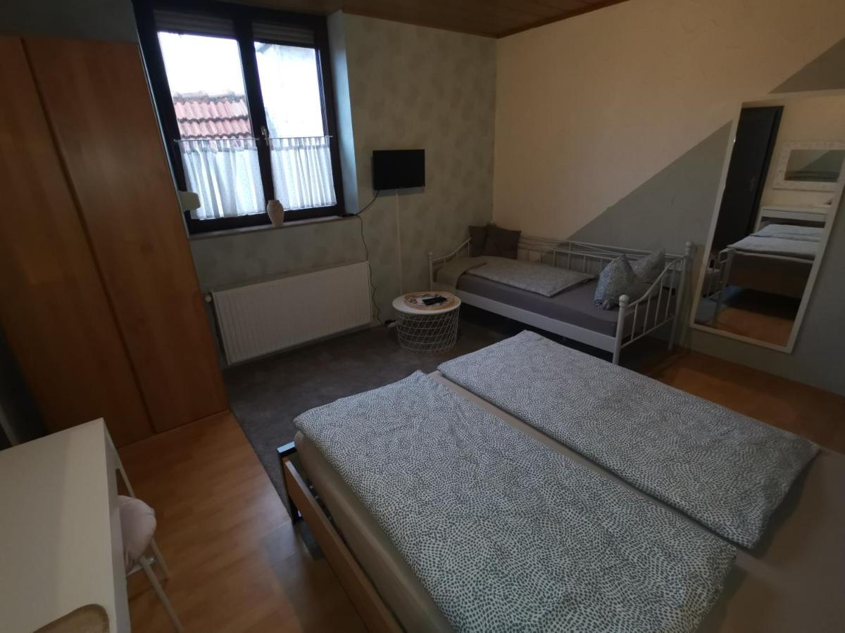 Pension Landgasthof - Iva Хаслох Экстерьер фото